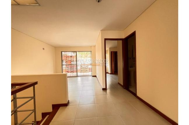 Casas, Venta en La Hacienda