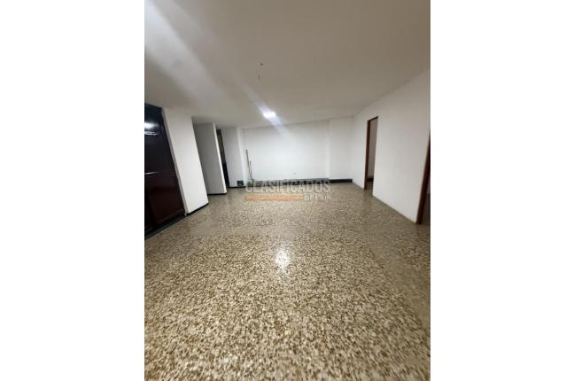 Locales y Bodegas, Venta, El Guabal - $700.000.000