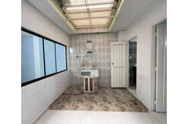 Casas, Venta, Nápoles - $240.000.000