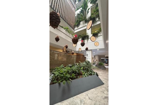 Locales y Bodegas, Alquiler, Centro Ccial. Holguines Trade Center - $6.800.000