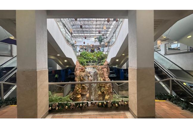 Locales y Bodegas, Alquiler, Centro Ccial. Holguines Trade Center - $6.800.000