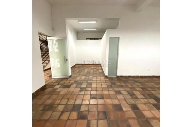 Casas, Alquiler en Centenario