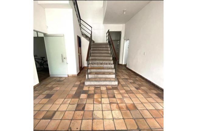 Casas, Alquiler en Centenario