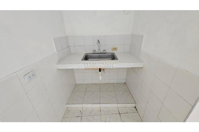 Locales y Bodegas, Alquiler en San Cayetano