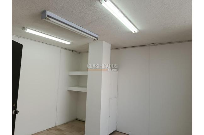 Oficinas y Consultorios, Alquiler, San Vicente - $1.100.000