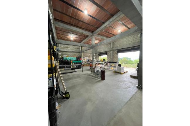 Locales y Bodegas, Alquiler, Giron - $7.000.000