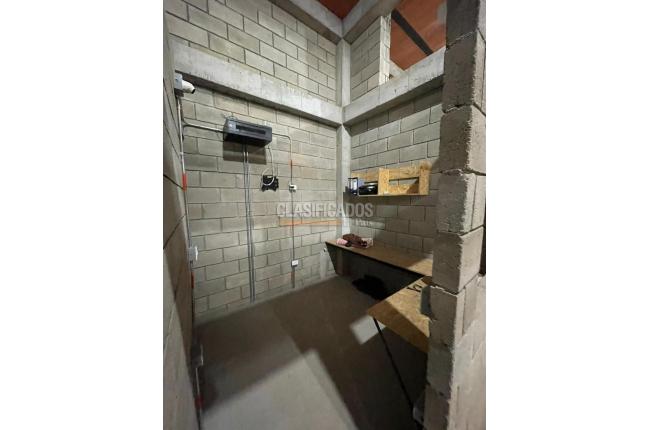 Locales y Bodegas, Alquiler, Giron - $7.000.000