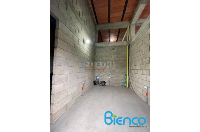 Locales y Bodegas, Alquiler, Giron - $7.000.000