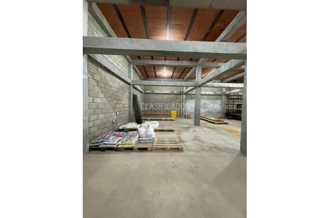 Locales y Bodegas, Alquiler, Giron - $7.000.000