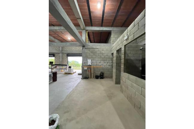 Locales y Bodegas, Alquiler, Giron - $7.000.000