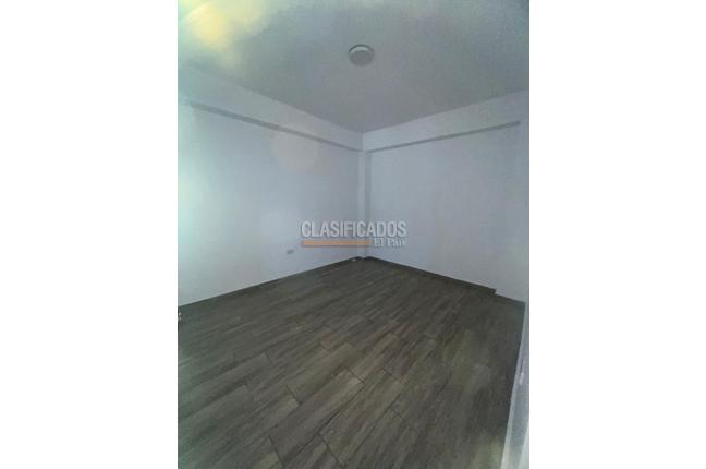 Locales y Bodegas, Alquiler, Cristales - $2.200.000