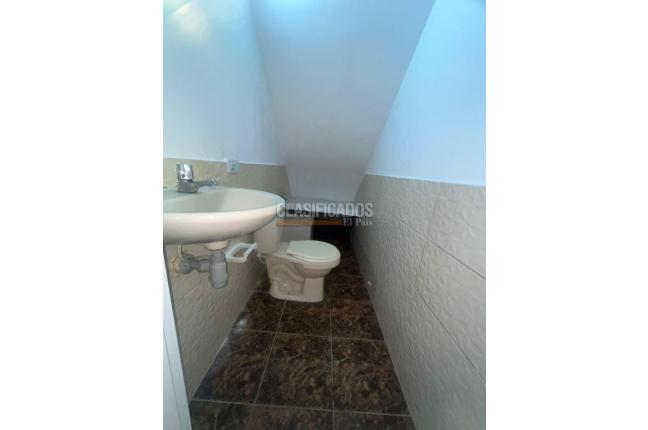 Locales y Bodegas, Alquiler, Cristales - $2.200.000