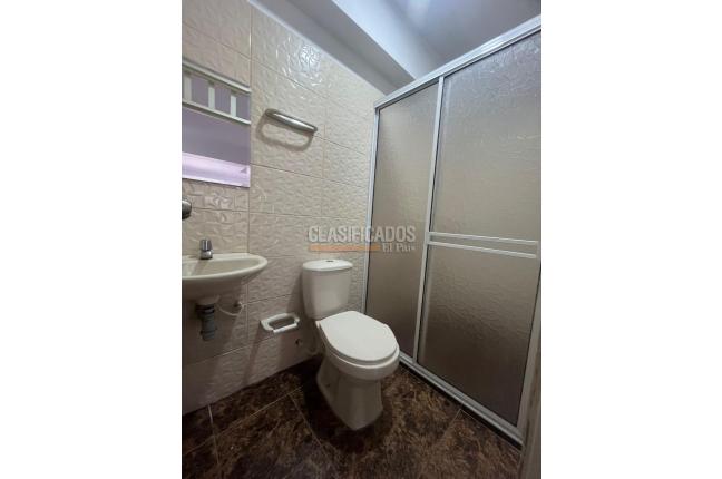 Locales y Bodegas, Alquiler, Cristales - $2.200.000