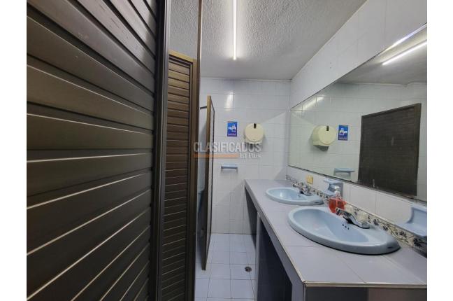 Locales y Bodegas, Venta, Versalles - $720.000.000