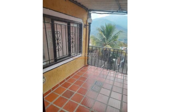 Casas, Venta en Campo Alegre