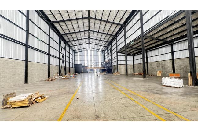 Locales y Bodegas, Venta en Yumbo