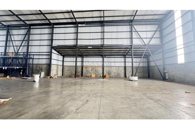 Locales y Bodegas, Venta, Yumbo - $3.000.000.000