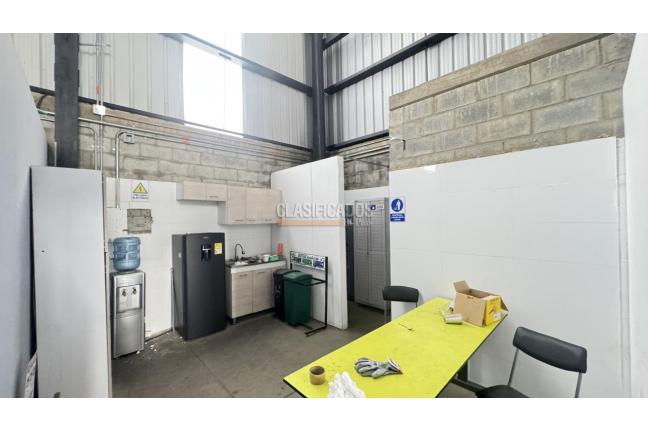 Locales y Bodegas, Venta, Yumbo - $3.000.000.000