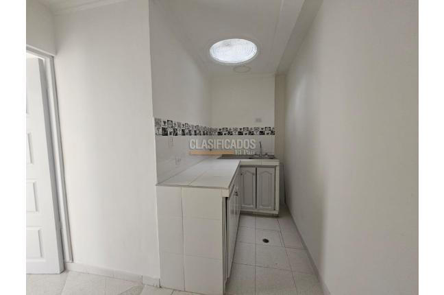 Locales y Bodegas, Alquiler, Versalles - $5.600.000