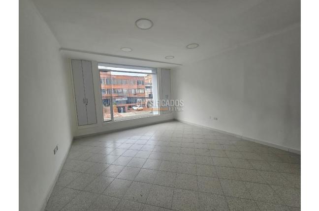 Locales y Bodegas, Alquiler, Versalles - $5.600.000