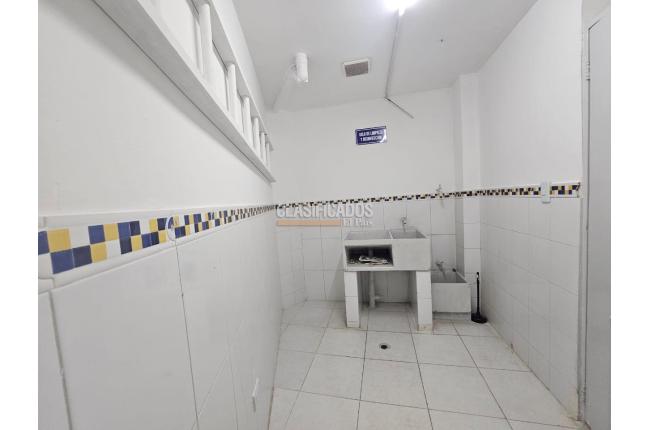 Locales y Bodegas, Alquiler, Versalles - $5.600.000