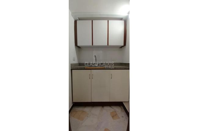 Oficinas y Consultorios, Alquiler, San Vicente - $3.800.000