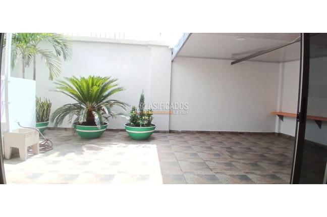 Oficinas y Consultorios, Alquiler, San Vicente - $3.800.000