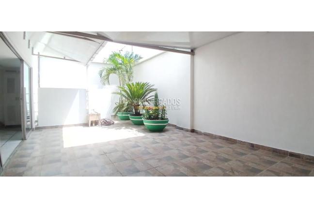 Oficinas y Consultorios, Alquiler, San Vicente - $3.800.000