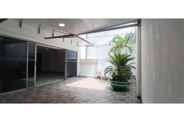 Oficinas y Consultorios, Alquiler, San Vicente - $3.800.000