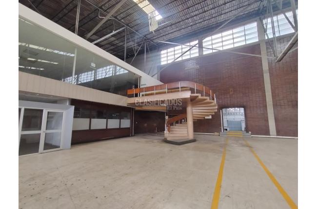 Locales y Bodegas, Venta, San Nicolás - $45.000.000.000