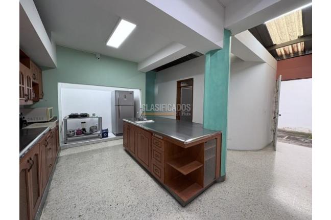 Casas, Venta, Champagñat - $910.000.000