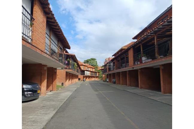 Casas, Venta en Ciudad Jardín