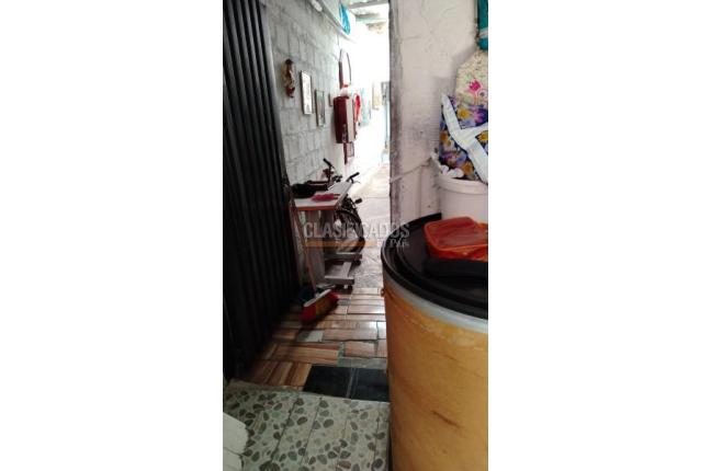 Locales y Bodegas, Venta, San Nicolás - $1.670.000.000