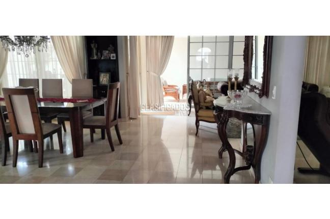 Casas, Venta en Ciudad Jardín