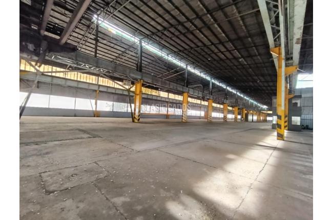 Locales y Bodegas, Alquiler, Bucaramanga - $145.000.000