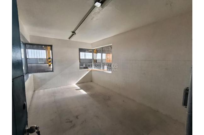 Locales y Bodegas, Alquiler, Bucaramanga - $145.000.000