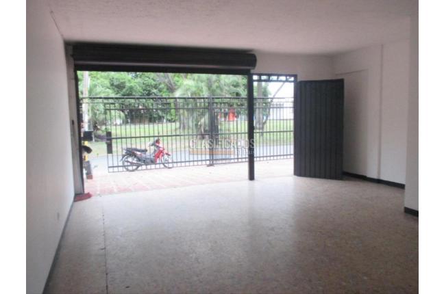 Locales y Bodegas, Alquiler, La Flora - $1.700.000