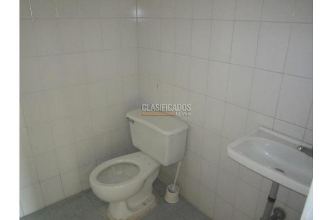 Locales y Bodegas, Alquiler, La Floresta - $1.000.000