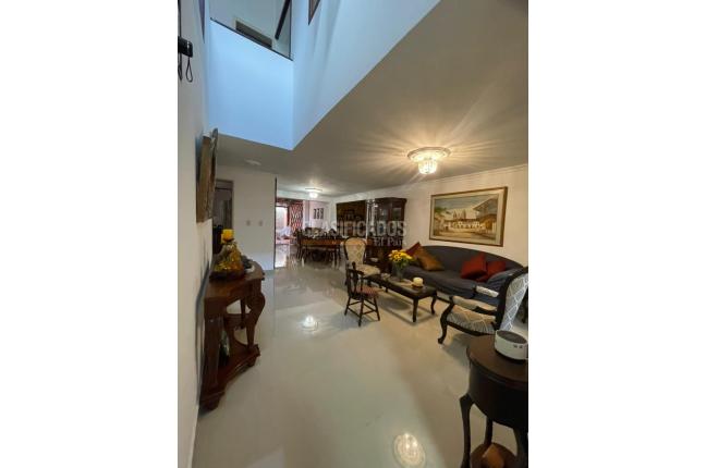 Casas, Venta en San Joaquín