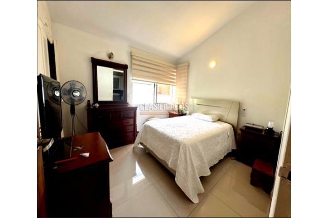 Apartamentos, Venta, Ciudad Capri - $375.000.000