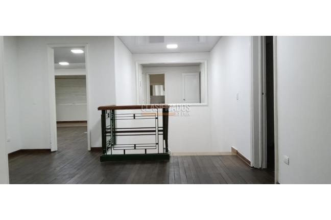 Oficinas y Consultorios, Alquiler, Versalles - $3.500.000