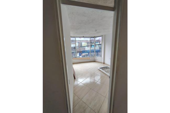 Locales y Bodegas, Alquiler, Mosquera - $2.200.000