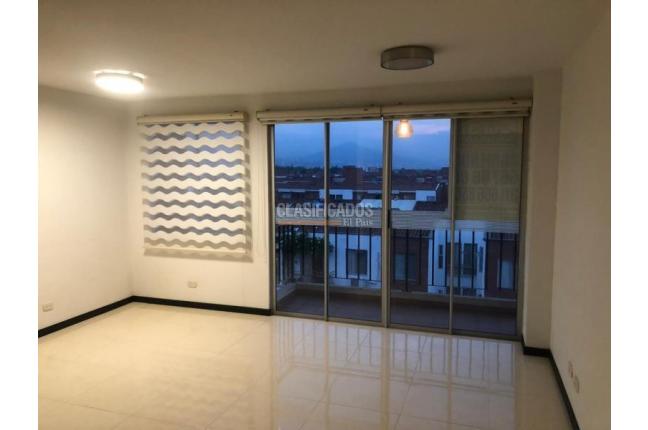 Apartamentos, Alquiler, La Hacienda - $2.100.000
