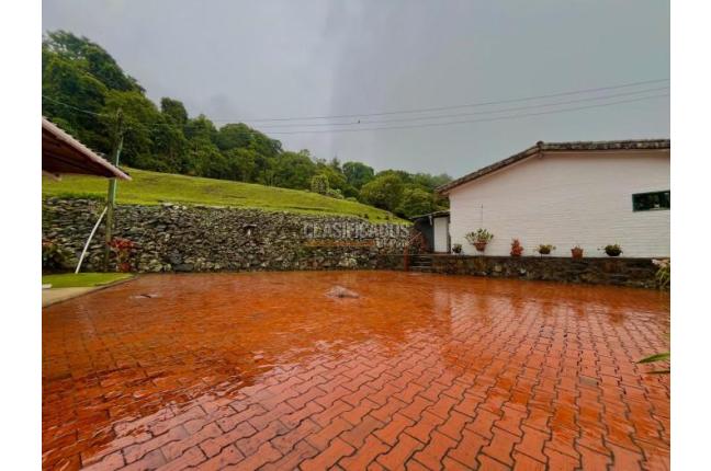 Casas, Venta, Yumbo - $1.900.000.000