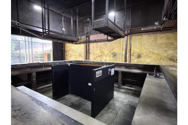 Locales y Bodegas, Alquiler, Granada - $10.000.000