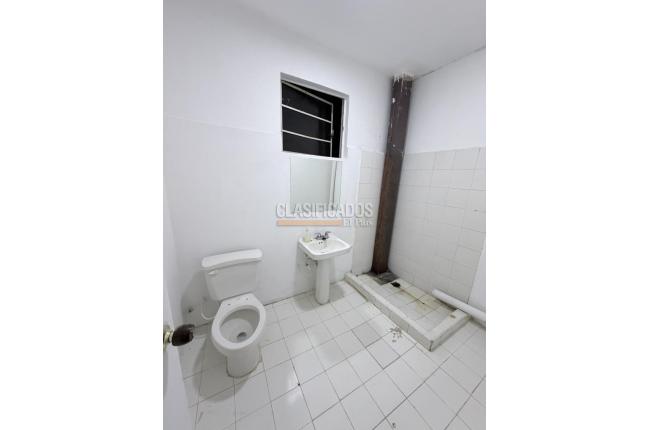 Locales y Bodegas, Alquiler, Granada - $10.000.000