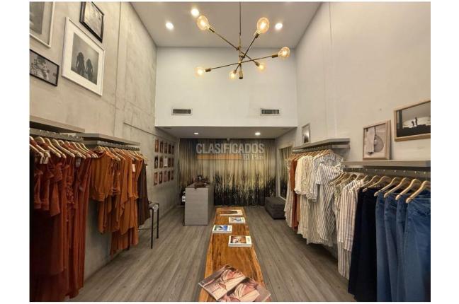 Locales y Bodegas, Alquiler, Centro Ccial Centenario - $7.500.000