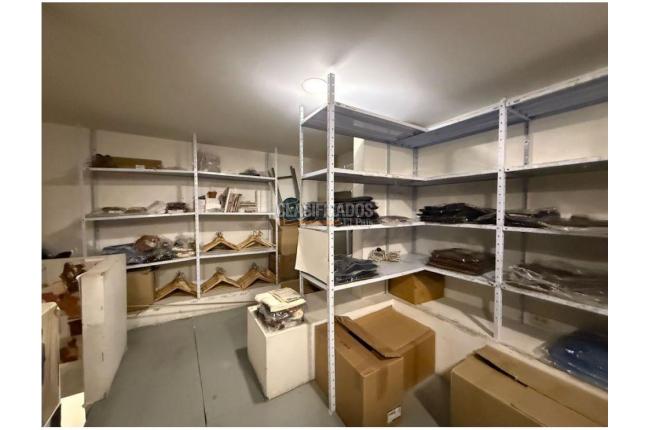 Locales y Bodegas, Alquiler, Centro Ccial Centenario - $7.500.000