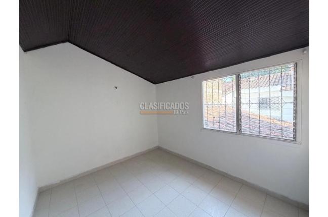 Casas, Alquiler, Prados del Norte - $2.400.000