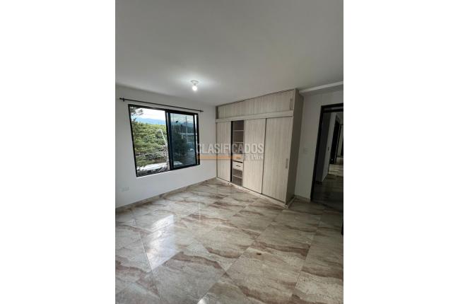 Apartamentos, Alquiler, Ciudad 2.000 - $1.100.000